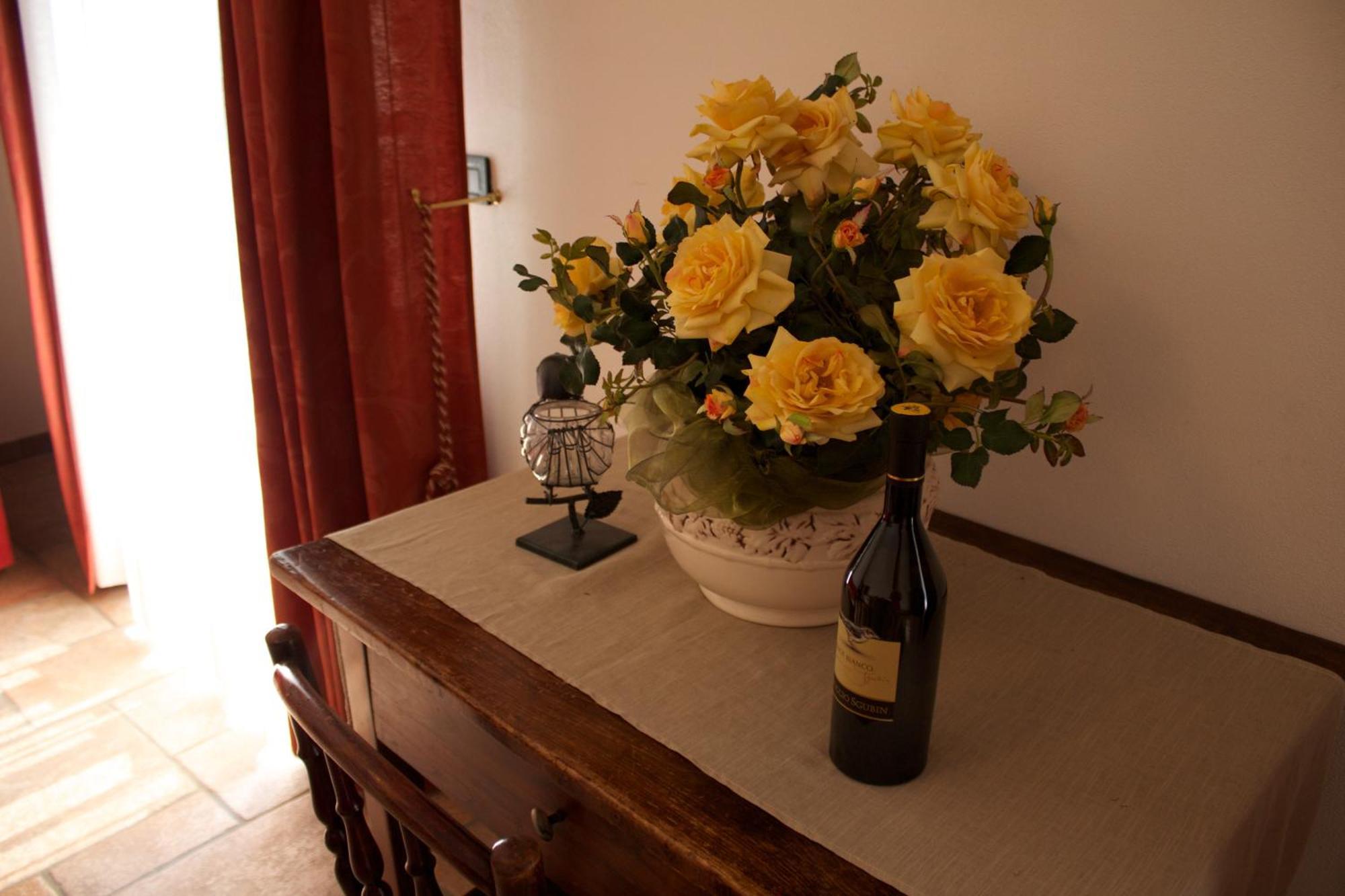 Agriturismo La Casa Degli Ospiti Dolegna del Collio Zimmer foto
